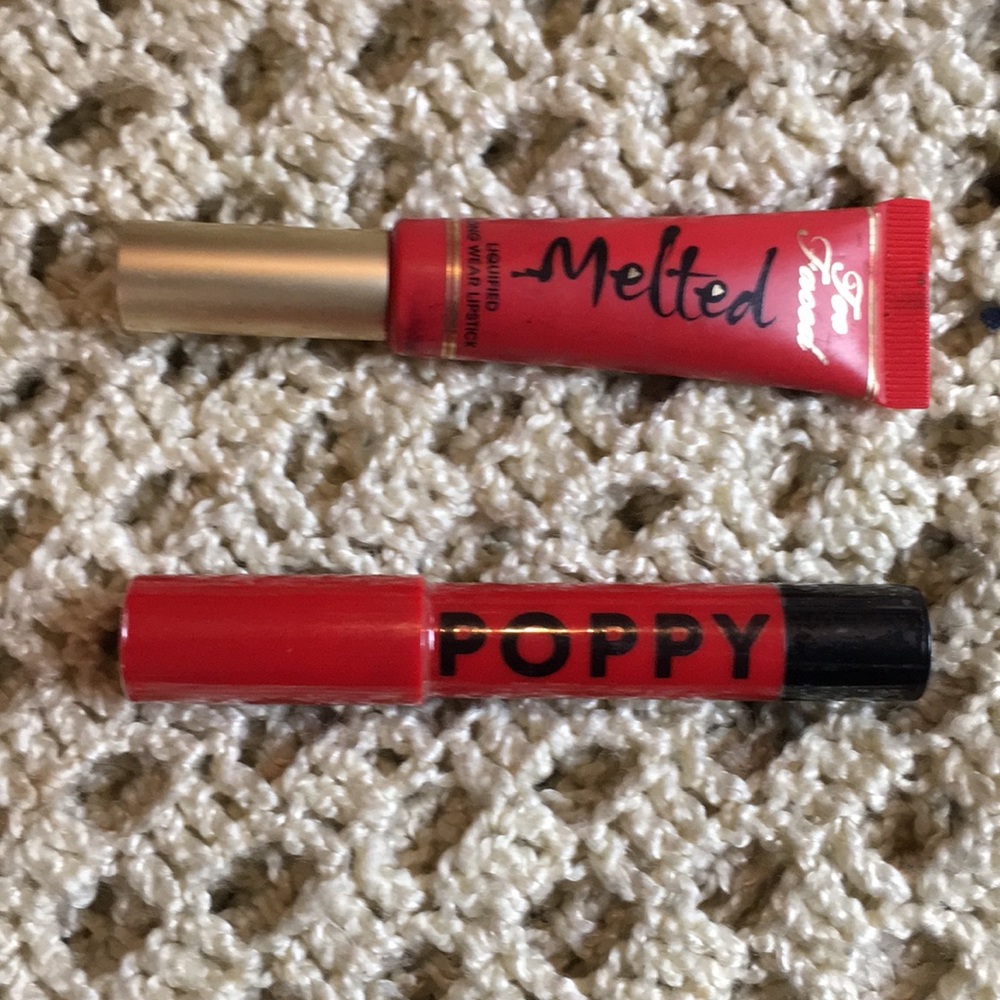 •Melted• gloss + moisturizing Lip crayon